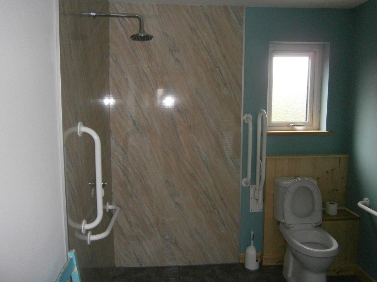 Otter Bunkhouse Hostel Cairisiadar ภายนอก รูปภาพ