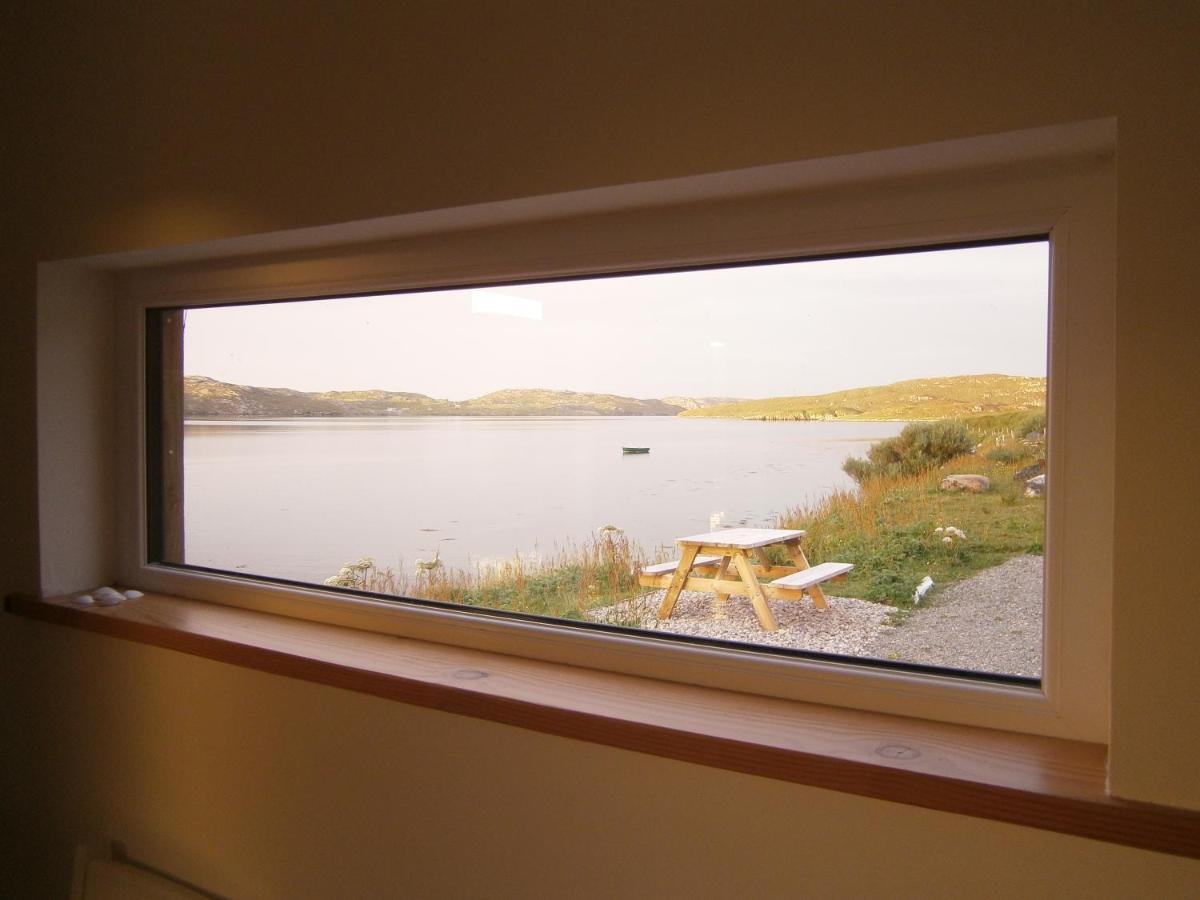 Otter Bunkhouse Hostel Cairisiadar ภายนอก รูปภาพ